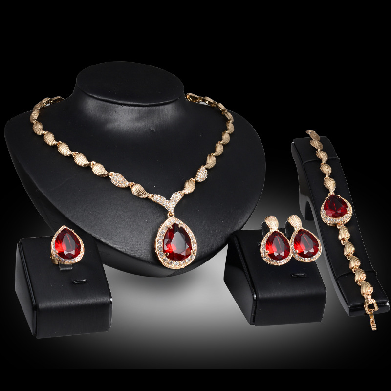 Vintage Fashion Hong Kong - Set di collana, orecchini e bracciale