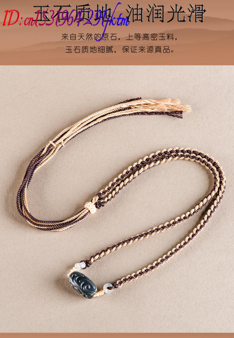 Collana con Ciondolo in Giada  - Usa Vintage Fashion recensione e prezzo