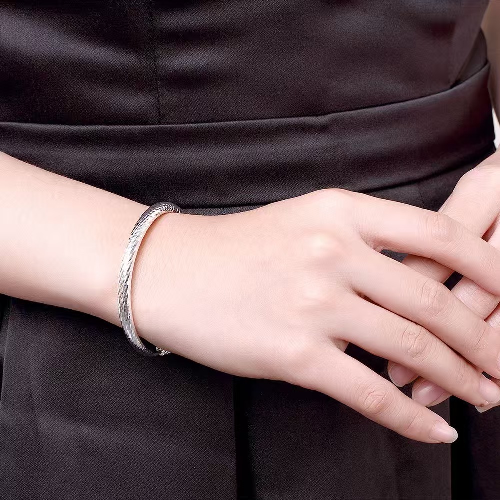 Nuovi bracciali a polsino in a - Vintage Fashion Center recensione e prezzo