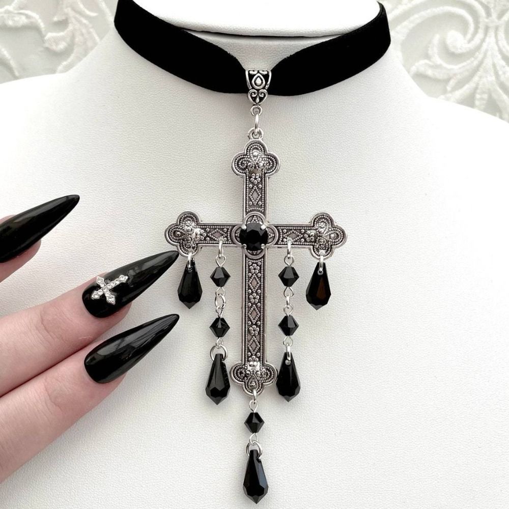 Girocollo con ciondolo a croce - Vintage Fashion Retro Outfit recensione e prezzo
